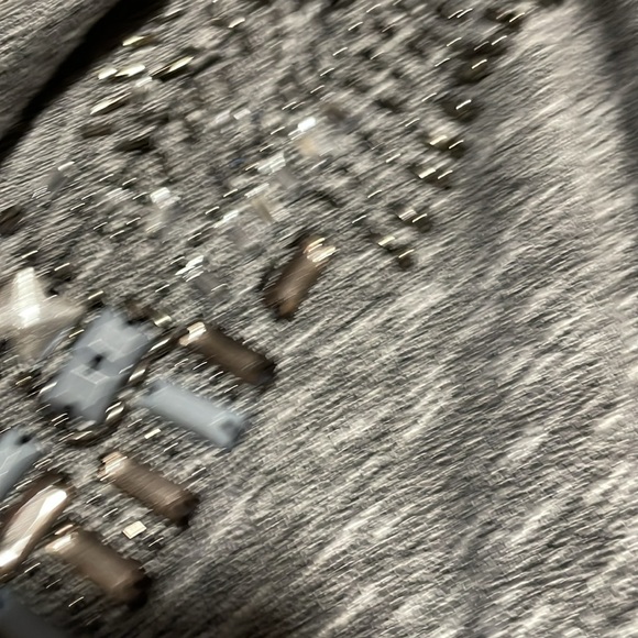 Nice top - Picture 2 of 3